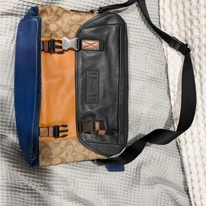 Coach Men's Black, Tan, and Blue Messenger Bag